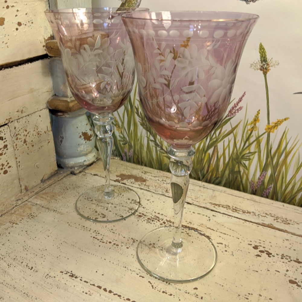 SOLD -- Set 4 Purple Wine Glass Drink ware - Picture 4 of 9